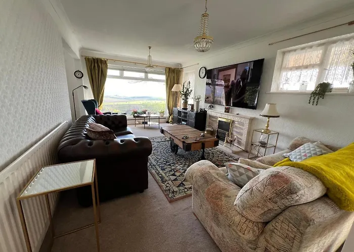 2 Bed Retreat With Amazing See View